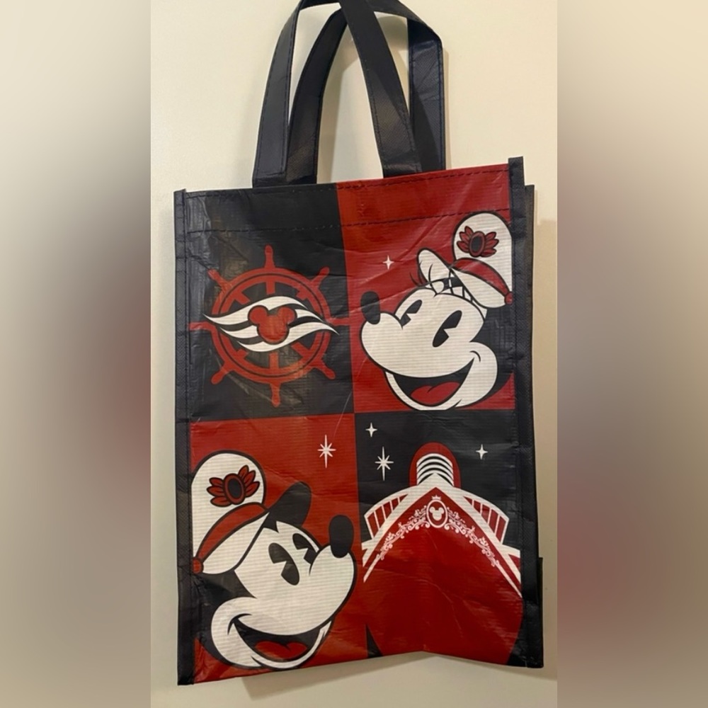 Set of 2 Disney Cruise Line Small
Reusable Shopping Bags, EUC.